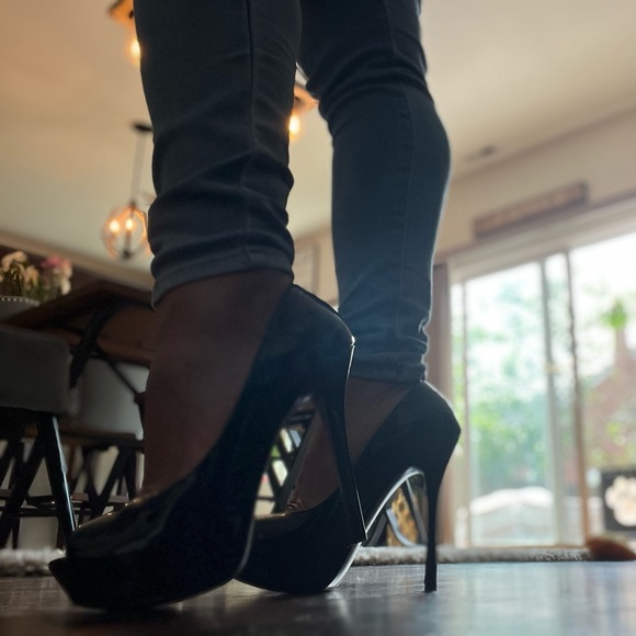 Enzo Angiolini Tanen Black Patent Platform Peeptoe - Picture 11 of 11